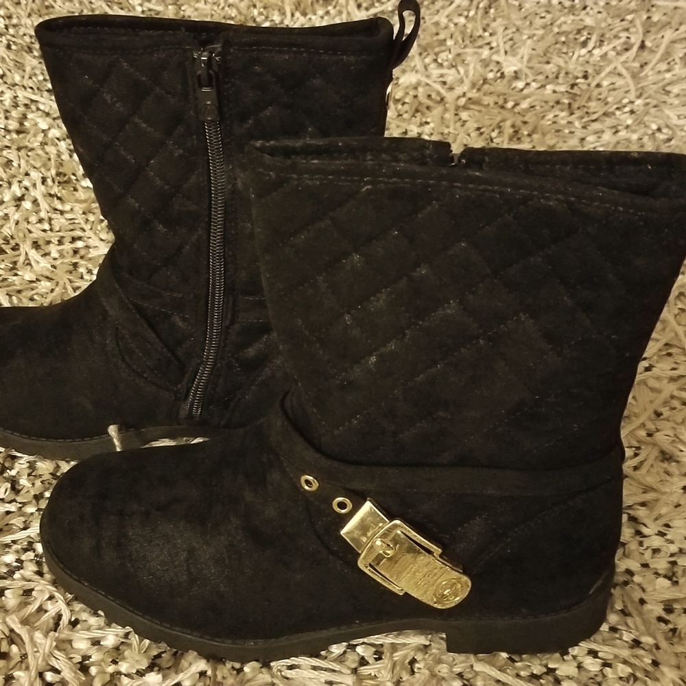Girl's boots